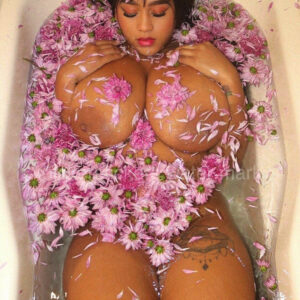 Beautiful Flowers Tub Boobs